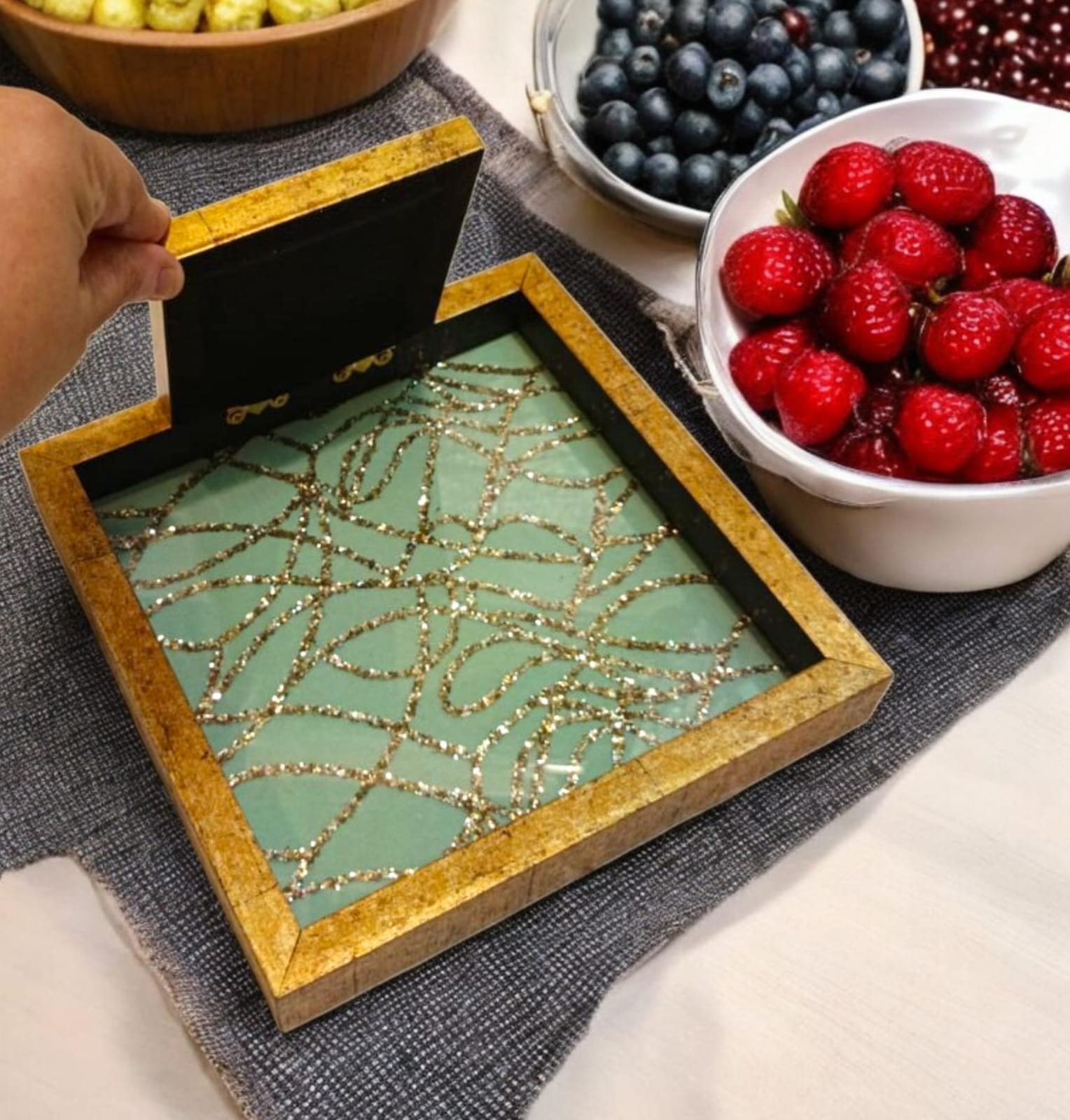 /storage/photos/1/fibre dining sets/green tissue tray open.jpg